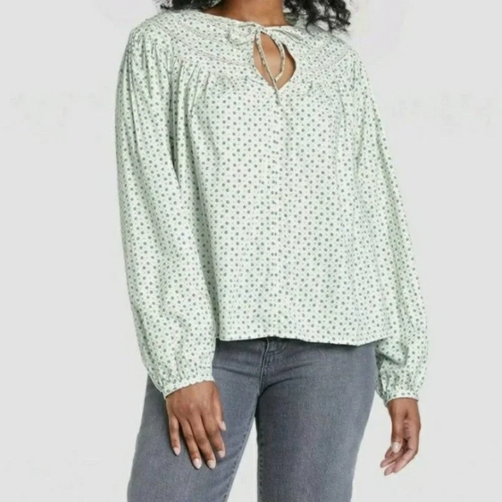 Women's Balloon Long Sleeve Poet Blouse - Universal Thread™ xs NWOT - Picture 6 of 8